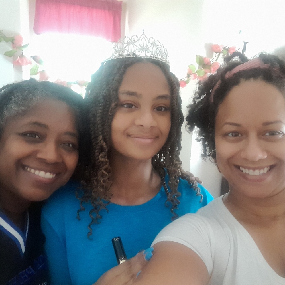 Meet your Posher, Thiera